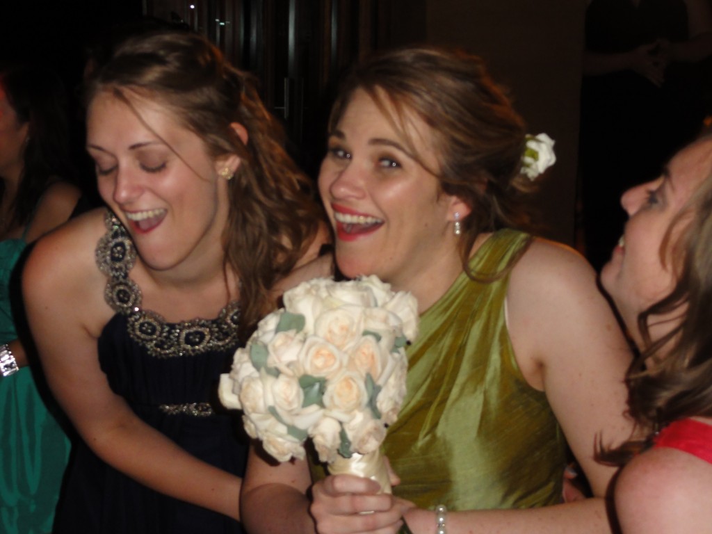 Noz catching the bouquet